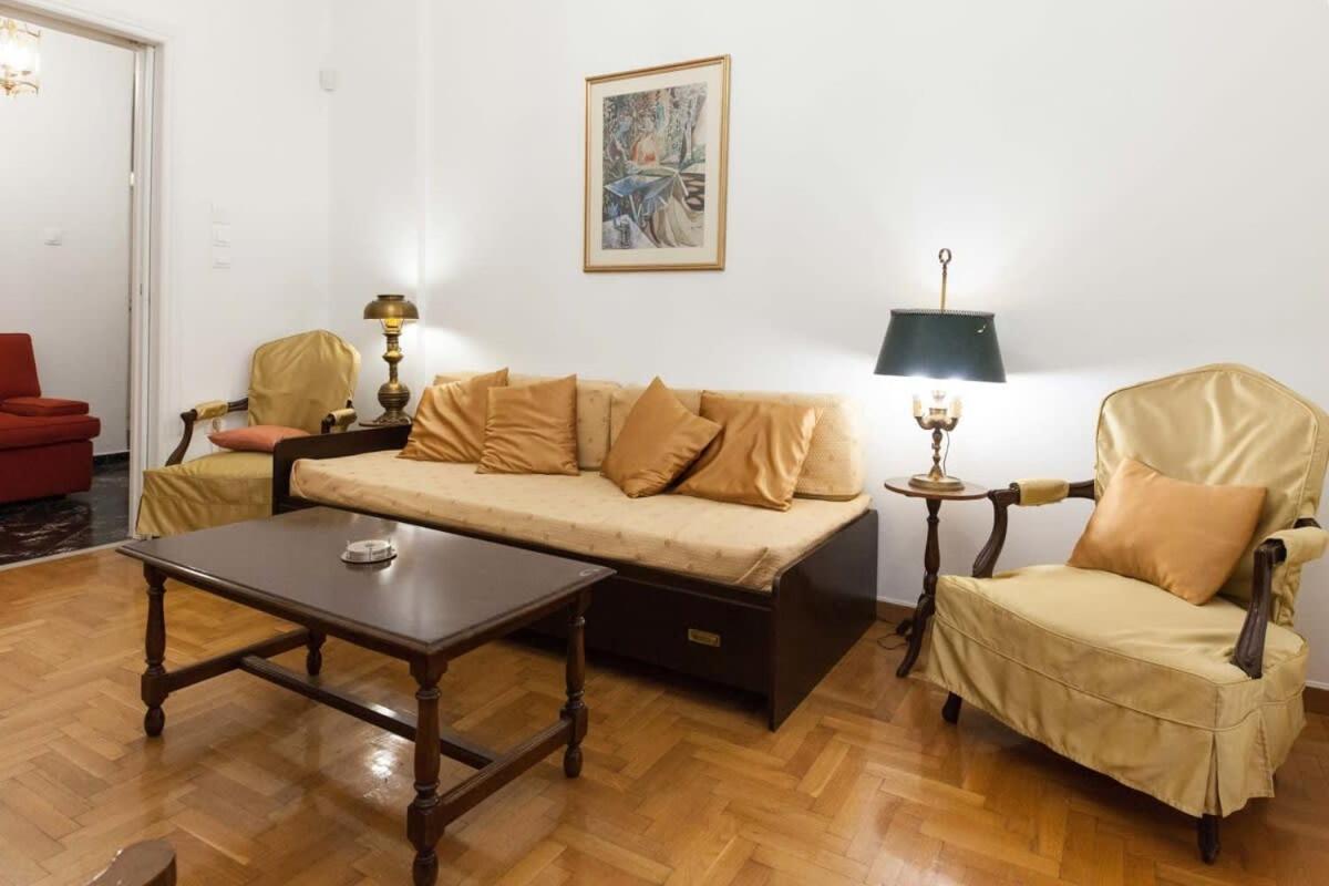 Charming Vintage 2Br Apartment With Balcony In Koukaki Atenas Exterior foto